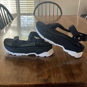 Women’s Teva Sandals